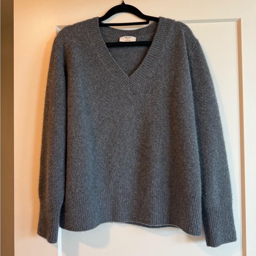 Aritzia Plush Cashmere Vneck Sweater, Grey, XS